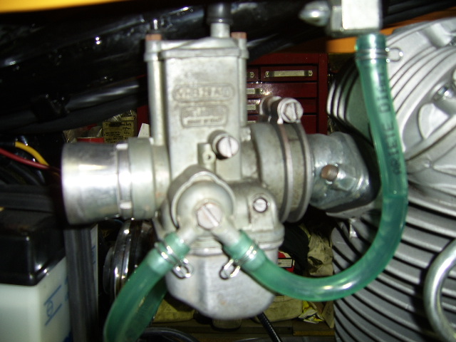 Ducati_1974_450_Desmo_carb.jpg