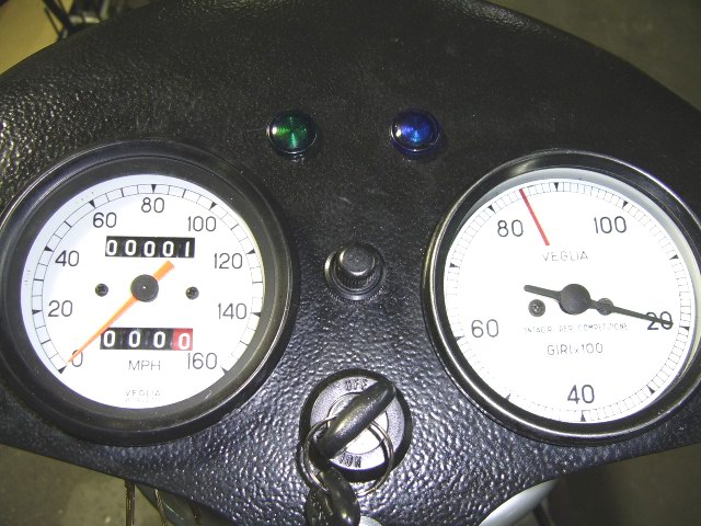 Ducati_250SS_Special_dash.jpg