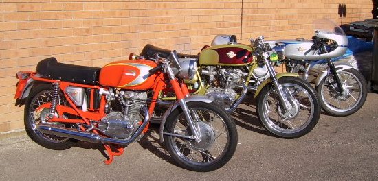 Ducati_Mach_1_with_some_other_singles.jpg