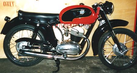 MV_Agusta_125cc_restoration_3.jpg