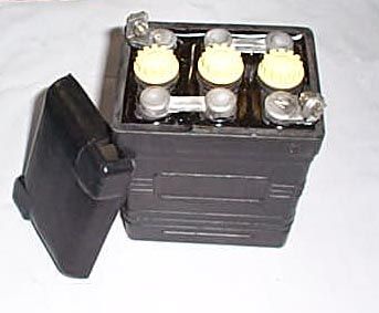 Black_rubber_6v_battery.jpg